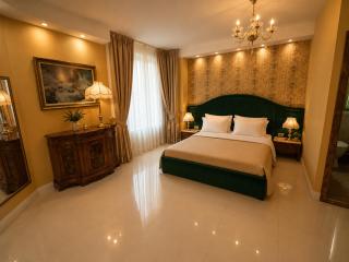 Ollyens Apartments - 1