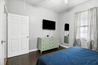 Charming 3-Bedroom Home in Groves - 6