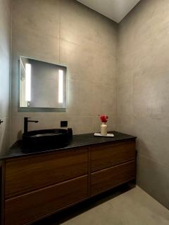 Entire 3-Bedroom Townhouse, 10 Minutes to ONS, Free Parking - 3