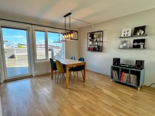 Entire 3-Bedroom Townhouse, 10 Minutes to ONS, Free Parking - 7