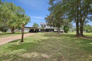 Updated 5 bedroom home in Bridge City - 0