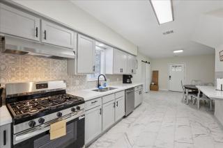 Updated 5 bedroom home in Bridge City - 9