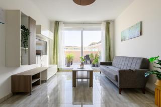 F6 Room 2, Private Room two single beds shared bathroom in shared Flat - 5