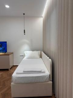 Zac's Rooms - 9