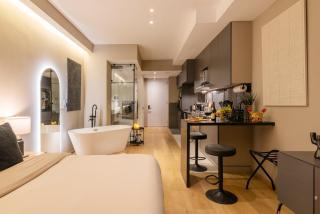 Design Suite Bathtub Rooftop Pool, Gym, BBQ - 4
