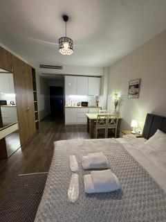 White Sails Batumi Sea & Pool View Apartment - 9