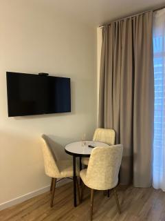 White Sails Batumi Sea & Pool View Apartment - 4