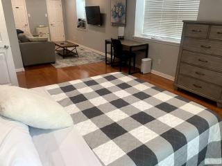 Travis Heights Oasis - 5