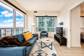 Cozy 2BR 2BA Condo Steps to Subway Pool and Gym - 3