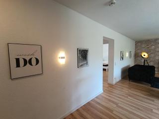 Royal Chesterfield Suite 28 - 6