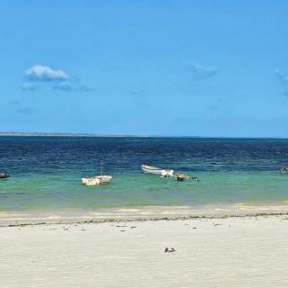 Uroa Beachfront 2BR - Ocean View, Zanzibar - 4
