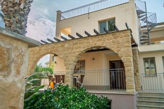 Leda Beach Villa - 1