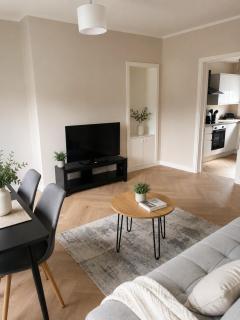 Cozy 3 BDR in Glasgow Sleeps 6 Parking - 9