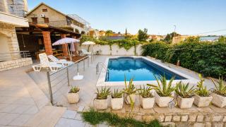 Villa Sea-N-Sun, 7 bedrooms & Pool, nearby Portonovi Marina. - 7