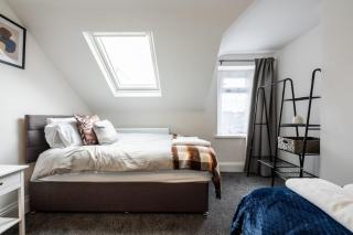 Spacious 6BR Cardiff House w/ Free Parking - Cardiff - 1