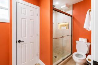 Modern Studio Near Logan with Private Entrance - 5