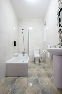 F5 Room 2, Private Room two single beds shared bathroom in shared Flat - 3