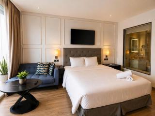 Golden Bay Majestic Horizon - Premium Bay View - 2