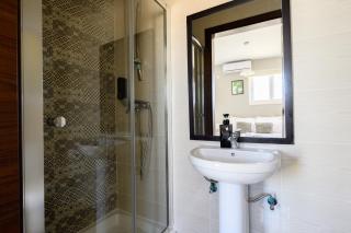 F5 Room 1, Private Double room with private bathroom and balcony in shared Flat - 4
