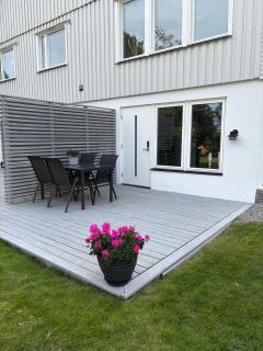 Modern lägenhet i del av villa - 1