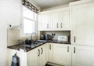 Lynn Cottage - 2