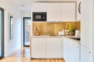 Nottingham Cabin Sleeps 4 - Parking & Patio - Nottingham - 5