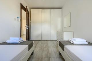 F4 Room 3, Private Room two single beds shared bathroom - Msida - 8