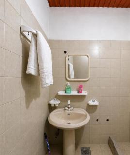 Pinehouse by Airmakaan - 3BR with Kitchen & Lounge - 1