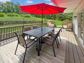 Deer Pond Lodge Lawn Games Hot Tub Game Room 1Pet - 1