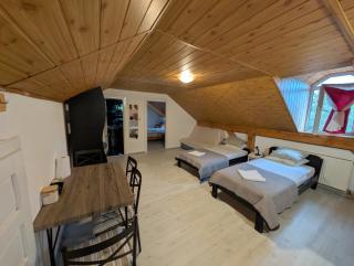 Hompot Accommodation - 0