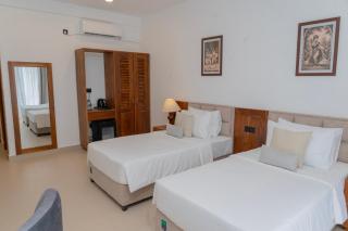 Aathi Beach Resort Uppuveli - 3