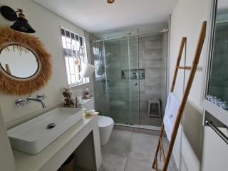 4 Bedrooms Holiday Villa in Grand Bay - 1