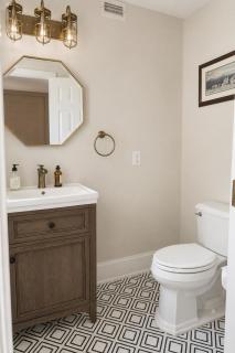 The Britannia Breeze-5 Min to Siesta Key, Sleeps 9 - 6