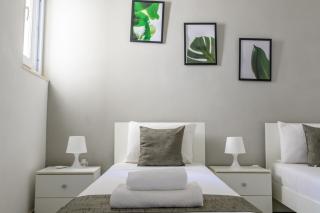 F4 Room 2, Private Room two single beds shared bathroom - Msida - 8