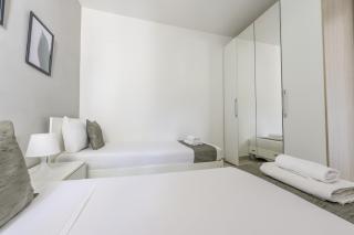 F4 Room 2, Private Room two single beds shared bathroom - Msida - 7