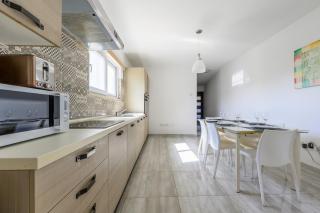 F4 Room 2, Private Room two single beds shared bathroom - Msida - 4