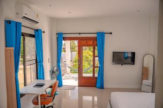 Modern Nature Retreat - 9