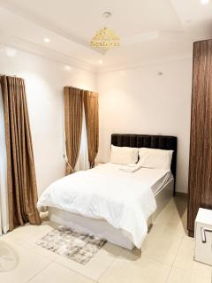 A home far from home with luxurious amenities - 8