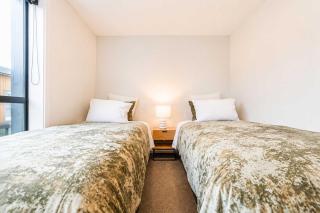 Modern Addington Escape Stylish 2br Townhouse - 3