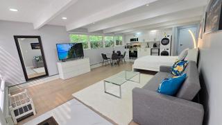 Newly Renovated Studio in Beautiful & Prestigious West Vancouver - 0
