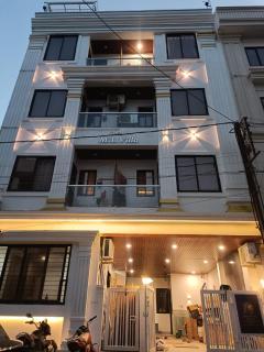 Premium Studio Near Vijay Nagar Phoenix Mall - 1