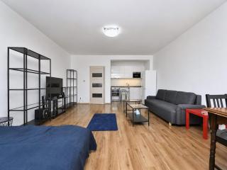 Modern apartment with parking, 10 minutes to the center, Netflix - 6