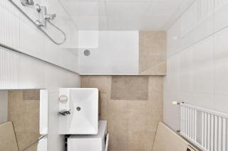 Modern apartment with parking, 10 minutes to the center, Netflix - 5
