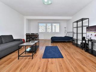 Modern apartment with parking, 10 minutes to the center, Netflix - 1
