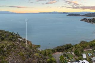 Geoffery Bay Beach House - 4