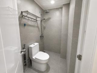 2BR Luxury Apartment Near Airport & Beach - 1