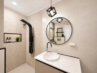 2BR Luxury Apartment Near Airport & Beach - 3