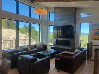 360 Views - Luxury Lodge Sleeps 20 - 9