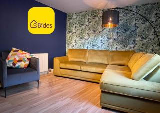 Central 2 Bed Flat Main door On street parking - 8