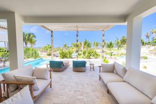 Dolce Vita - Tropical Poolside Paradise - 3